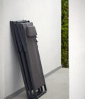 Chaise de plage pliante en aluminium anthracite et toile grise Alexa – Image 3