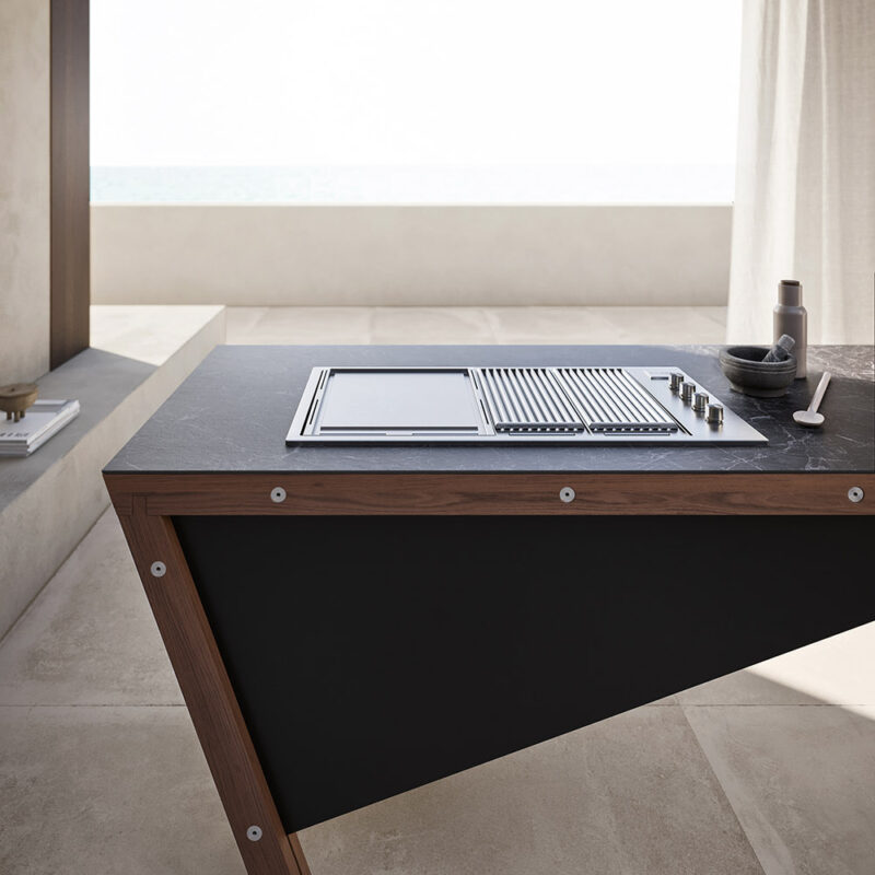 Cuisine extérieure Modulnova Project N°7 en bois et céramique noire