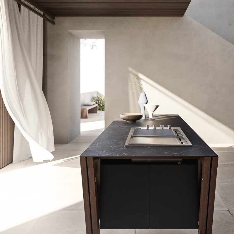 Cuisine extérieure Modulnova Project N°7 en bois et céramique noire