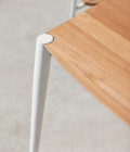 Table de repas extérieure aluminium blanc et plateau teck Icon L.226 cm – Image 3