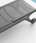 Chaise longue empilable en polypropylène renforcé et toile grise anthracite Vondom AFRICA – Image 2